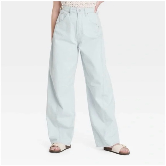 Universal Thread Denim - Universal Thread High Rise Curved Leg Jeans